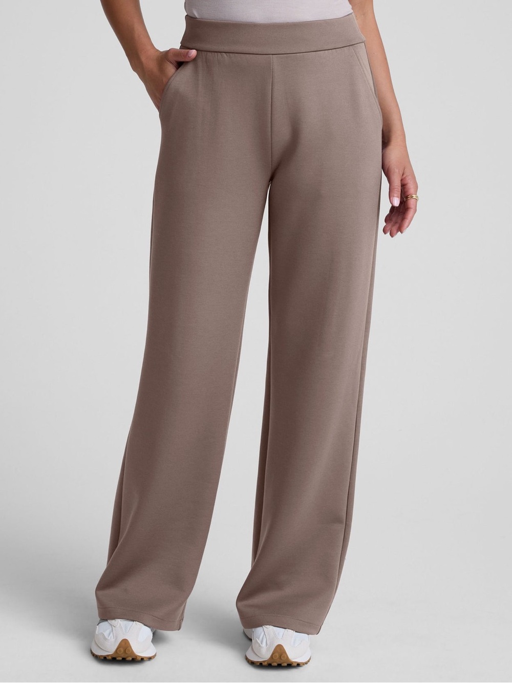NWT Beyond Yoga In the Flow Wide-Leg Pants in Cappuccino